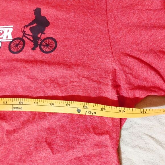 Stranger Things Red Graphic Tee - Large Unisex - Picture 3 of 3